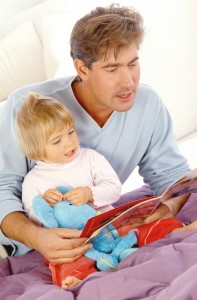 tatal citind copilului