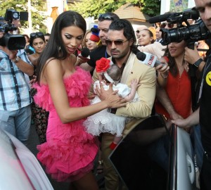 Pepe si Raluca, dupa crestinarea fetitei lor