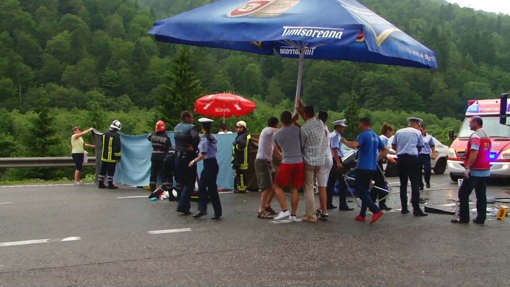 Marturia medicului ce a efectuat prima operatie de cezariana in ploaie, pe marginea drumului 2