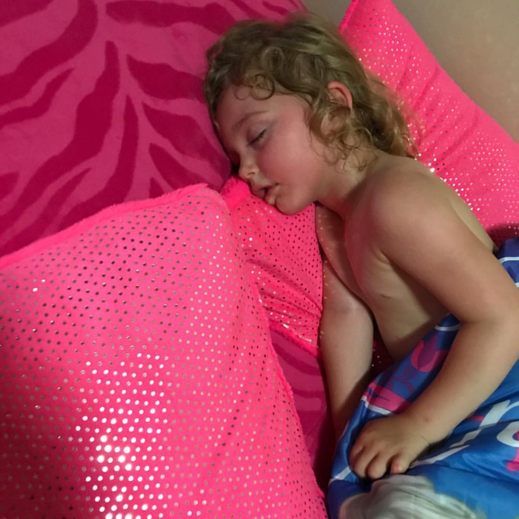 Momente de groaza pentru o mama - a incercat sa-si trezeasca copilul timp de 20 de minute 2