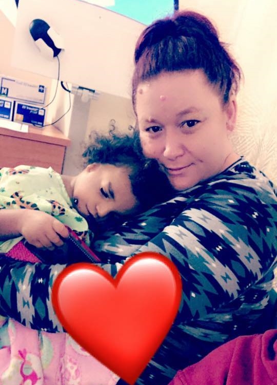 Parintii adoptivi au lasat-o in spital cand au vazut cum arata 4