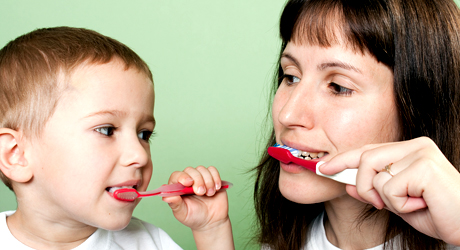 dinti, dantura, stomatolog, spalatul pe dinti