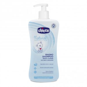 O baiță relaxantă cu cele mai bune produse cosmetice pentru bebelusi.